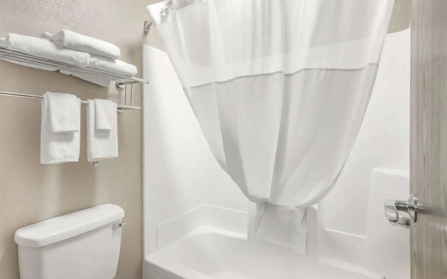 Quality Inn & Suites