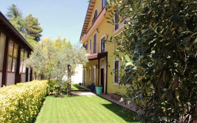 2 bedrooms appartement with enclosed garden and wifi at Nicolosi