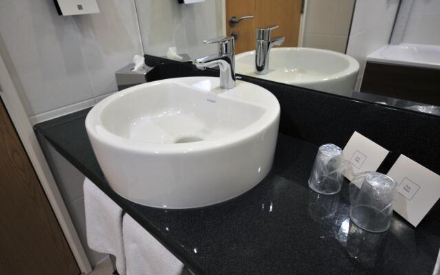 Holiday Inn Express Leigh - Sports Village by IHG