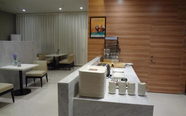 Haijin Business Hotel