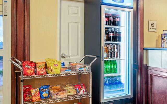 La Quinta Inn & Suites by Wyndham Houston - Magnolia