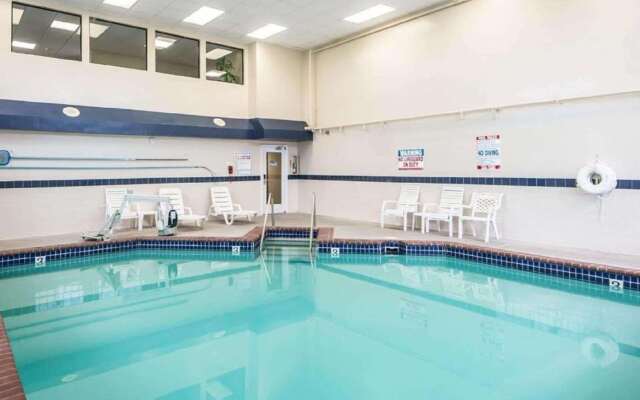 Baymont by Wyndham Blackwell I-35