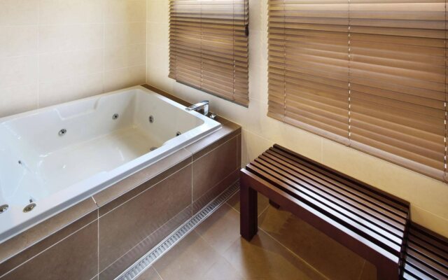 Golden Bay Golf & Resort
