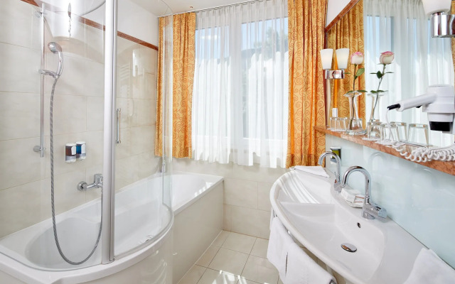 DAS RONACHER Thermal Spa Hotel