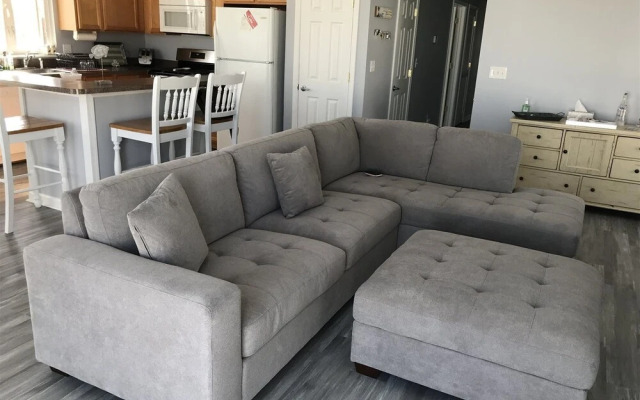 Ww324 West Garfield Avenue, Unit B