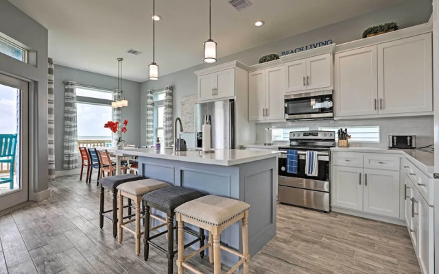 Villa Azul Galveston Home: Modern & Beachfront!