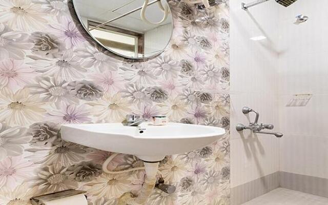 Fabhotel Sri Sai Ram Suites