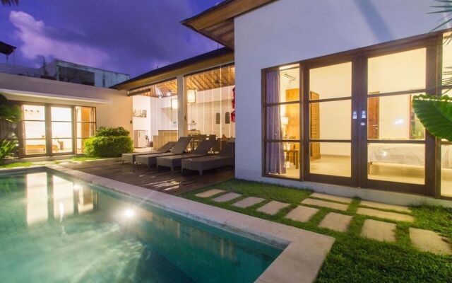 Echo Beach Villa & Apartment