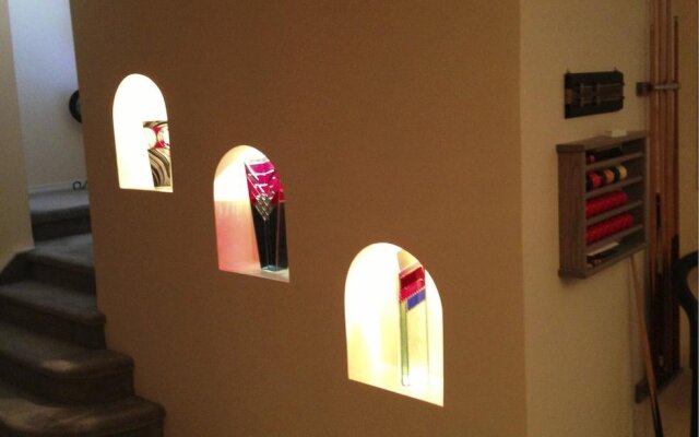 Redwood Meadows Bed and Breakfast