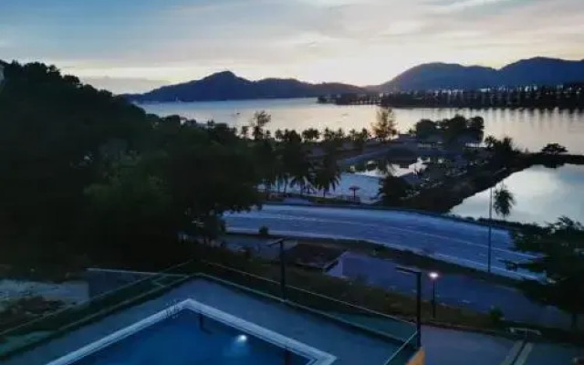 Marina Heights Resort