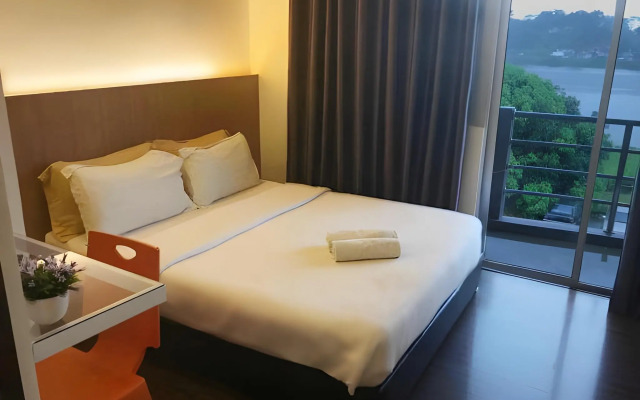 Place2Stay Business Hotel - Waterfront