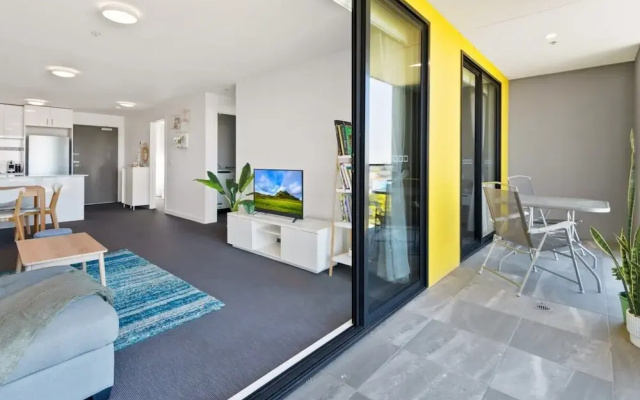 Executive and Spacious Apartment With Balcony