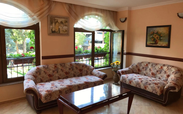 Oleander House And Tennis Club