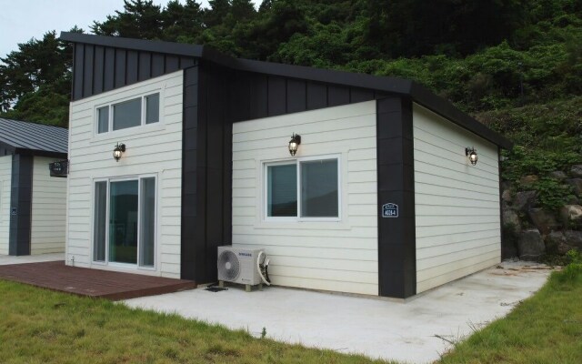 Geojedo Sorangbombang Pension