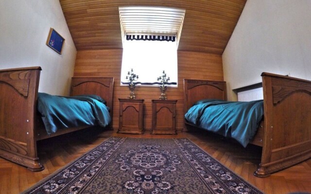 Classical Green Hostel