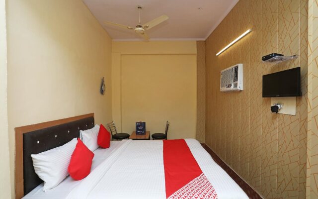 Royal Guest House By OYO Rooms