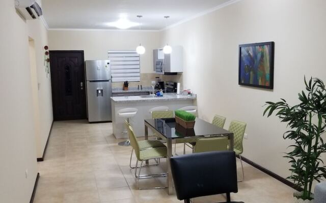 Gold Coast - Beautiful 2 Bedroom Town House