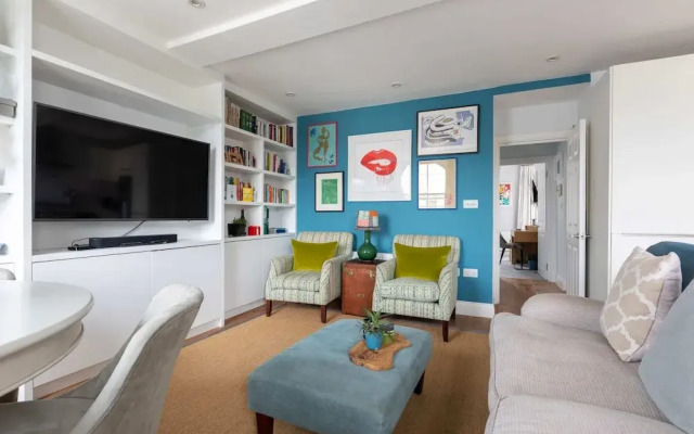 Spacious 3 Bedroom in Notting Hill With Balcony