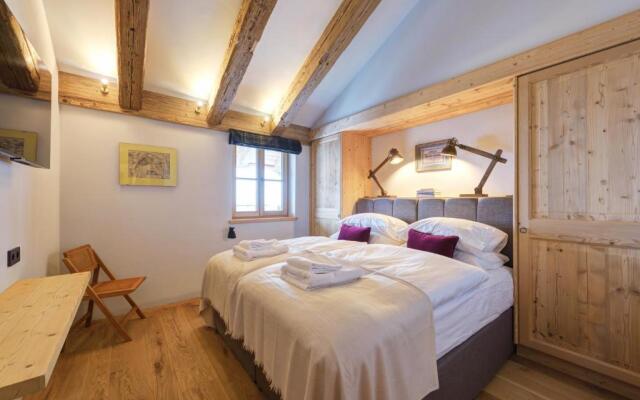 Chalet Silver Fox