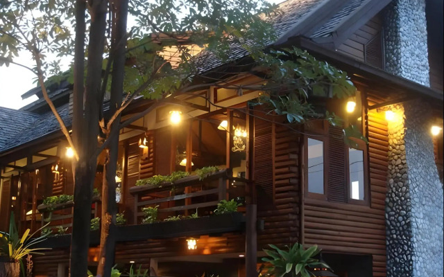 Nakhaburi Hotel & Resort