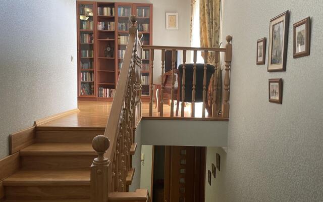 Дом на Овражной 8