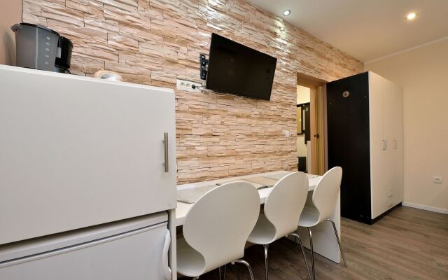 Room Tomo - open pool and pool for children: R1 Sukosan, Zadar riviera