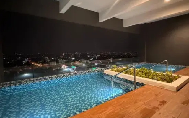 Ipoh Town Horizon Skypool Suites 4-11pax by IWH Suites