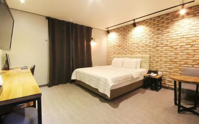 Gimhae Jangyu W