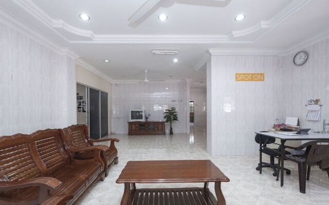 SPOT ON 89941 Rivermoon Guest House