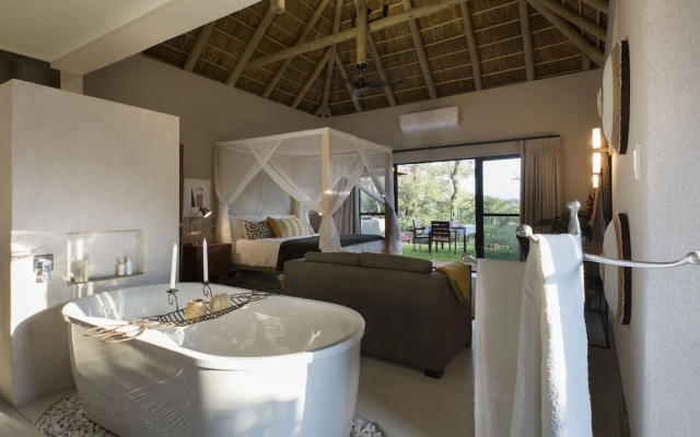 Moya Safari Villa