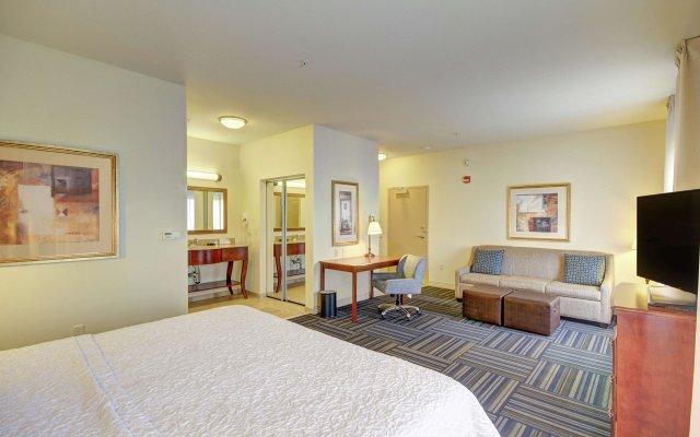 Hampton Inn & Suites Alexandria