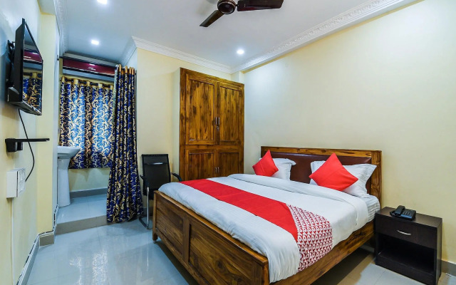 Sri Jaya Guesthouse By OYO Rooms