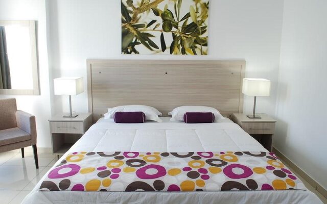 Frixos Suites Hotel Apartments
