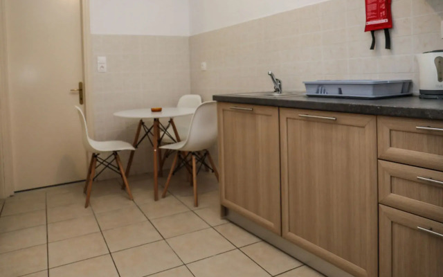 Sunset Studios & Apartments