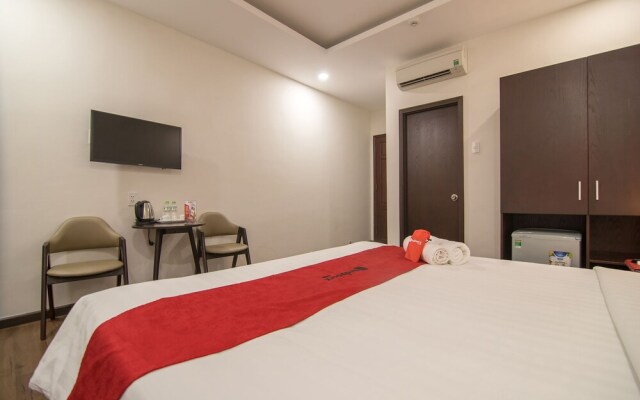 RedDoorz Premium near Bai Sau