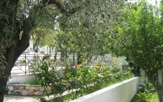 Pefkos Studios and Apartments