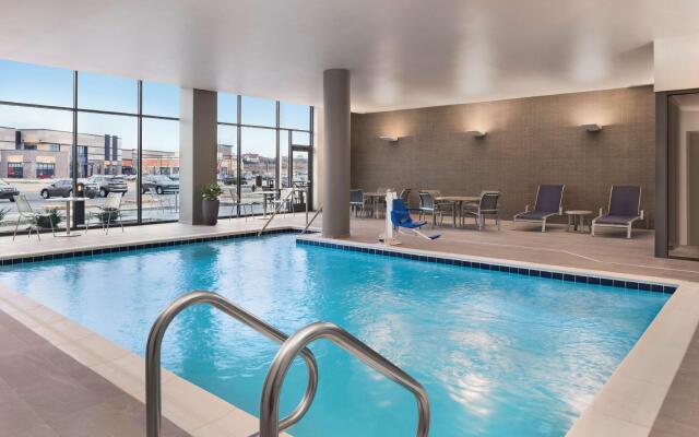 Hilton Garden Inn Milwaukee Brookfield Conference Center, WI