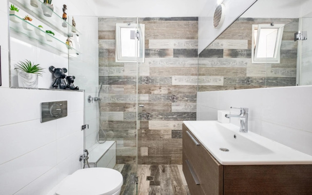 Premium 1BD apartment near the beach W/Balcony