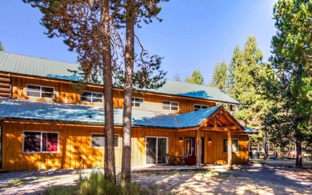 DiamondStone Guest Lodges