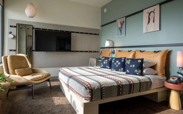 Moxy Portland Downtown