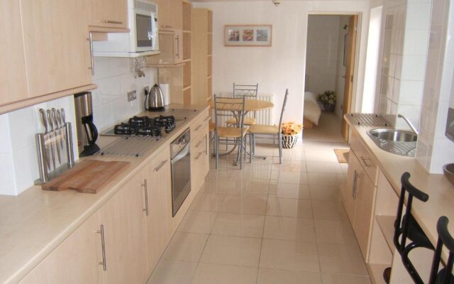 Earle House Serviced Apartments