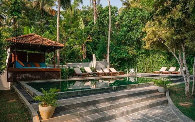 Refurbished Family Village House With Private Pool