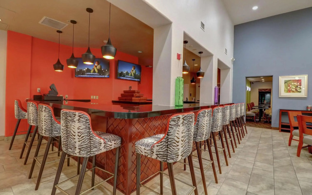 Hampton Inn Tropicana