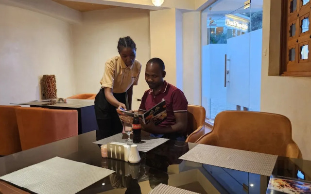 Grik Hotel - Entebbe