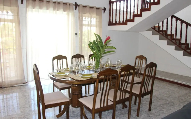Hibiscus Villa - 5 Rooms