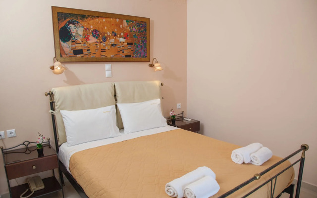 Brentanos Apartments ~ A ~ View of Paradise