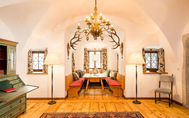 Schloss Prielau Hotel & Restaurants