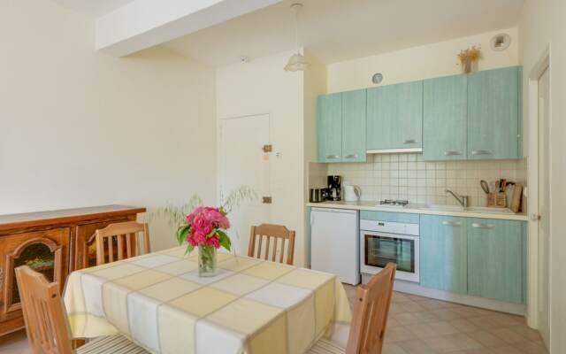 Secluded Holiday Home in Rustrel With Swimming Pool