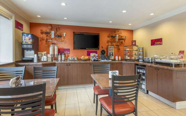 Best Western Plus Airport Plaza