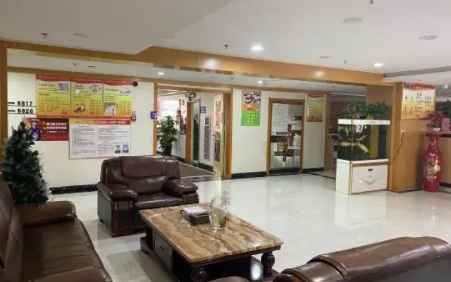 Yuange Holiday Hotel (Lu'an Railway Station)
